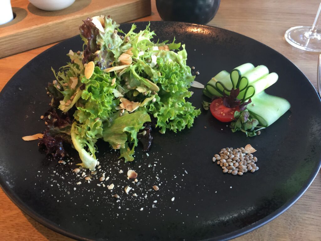 Infundiertes Öl im Cannabis-Salatdressing - 1