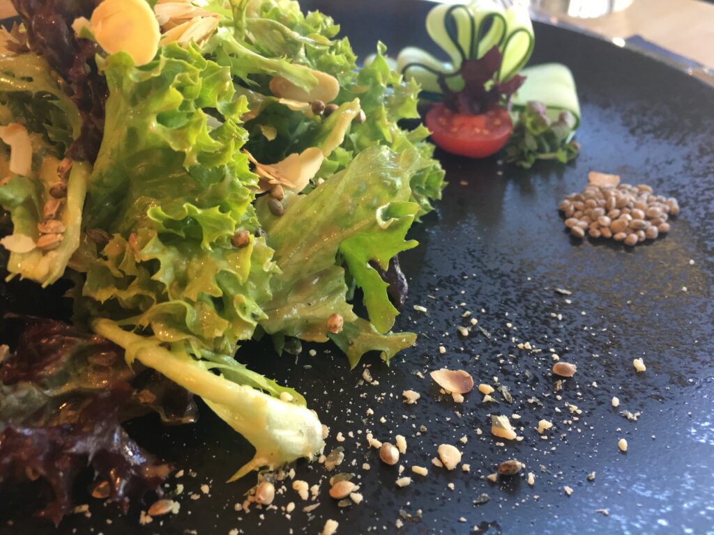 Infundiertes Öl im Cannabis-Salatdressing - 2