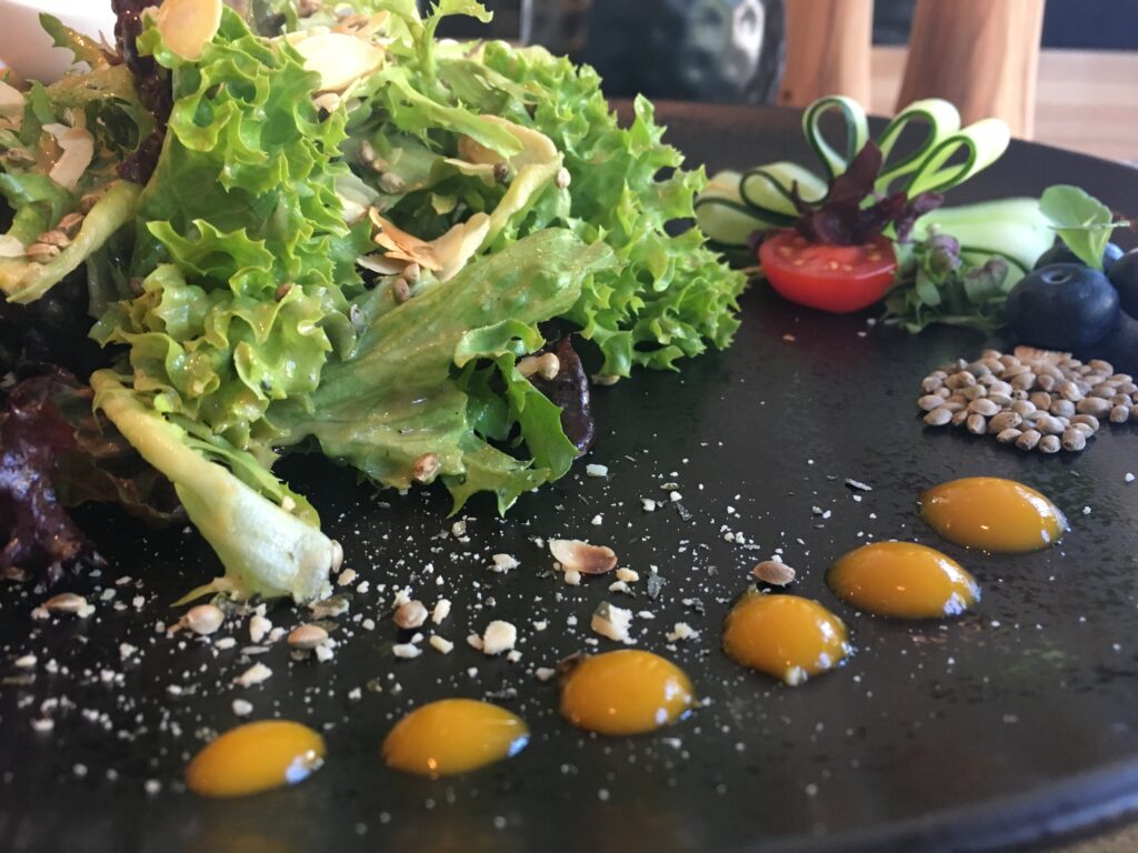 Infundiertes Öl im Cannabis-Salatdressing - 3