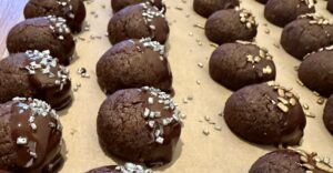 Rezept mit Cannabutter: Schokobusserl als Spacecookie