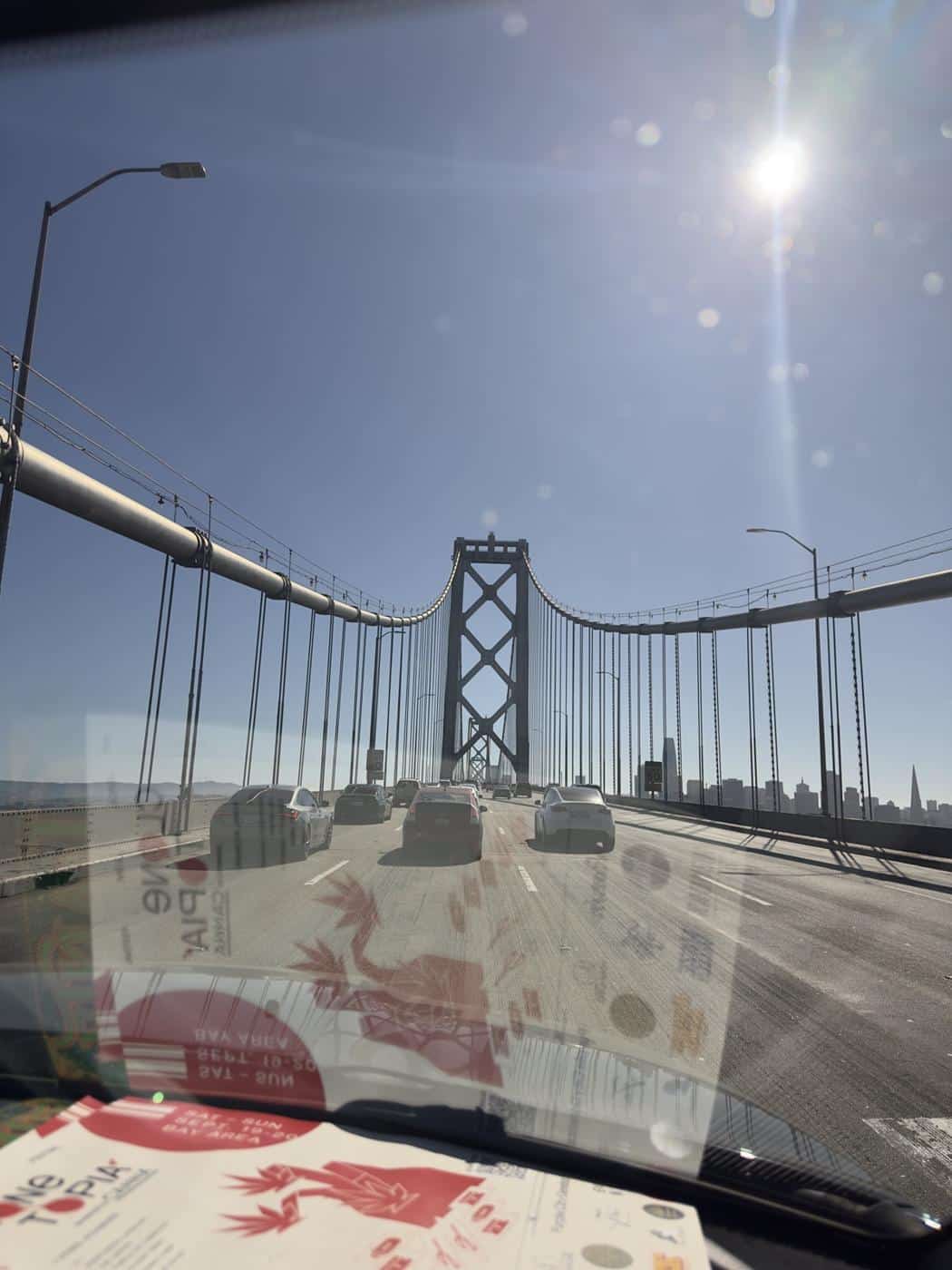 Bay Bridge durch die Windschutzscheibe