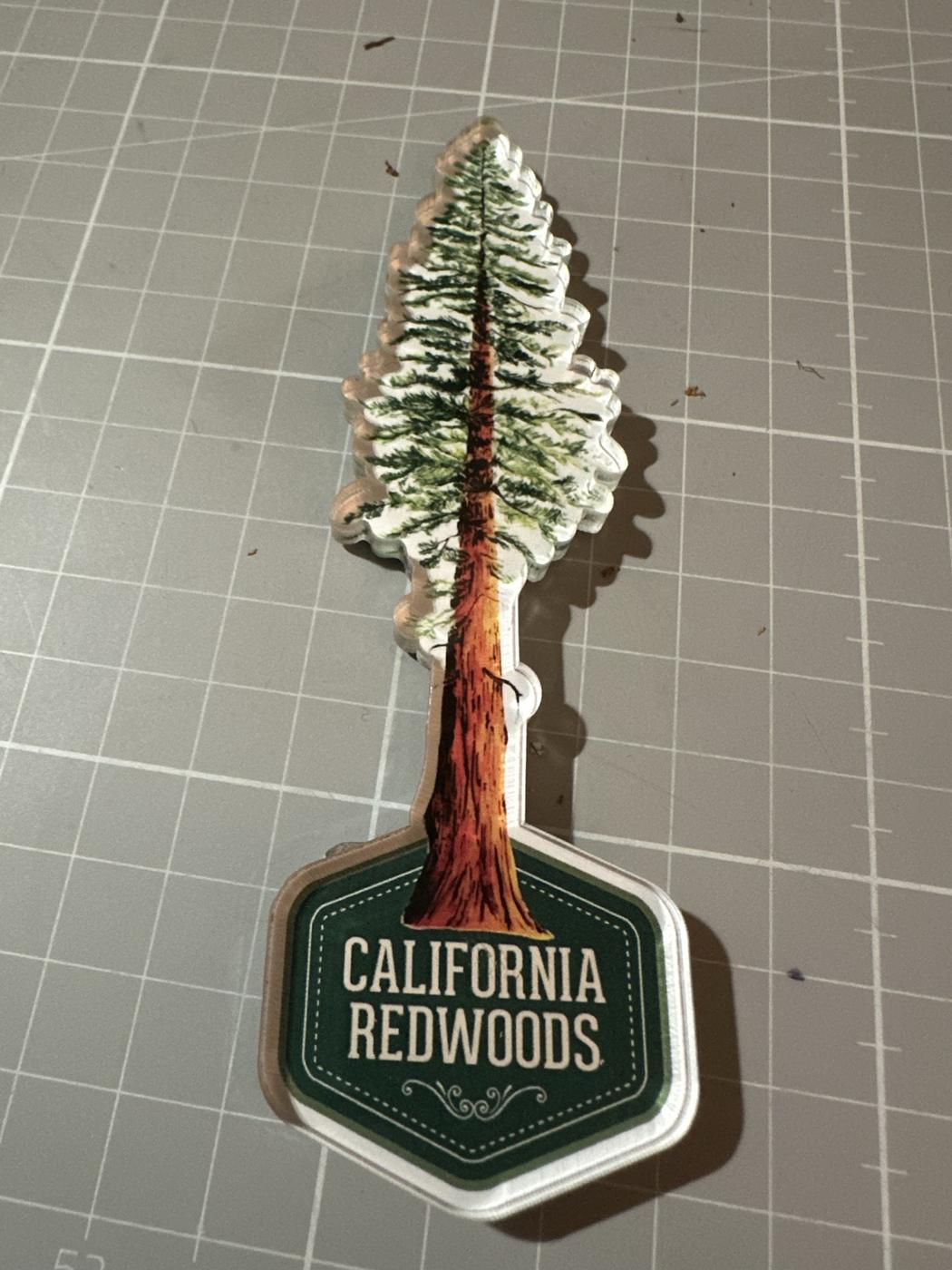 Aufnäher California Redwoods auf einer Schneidematte